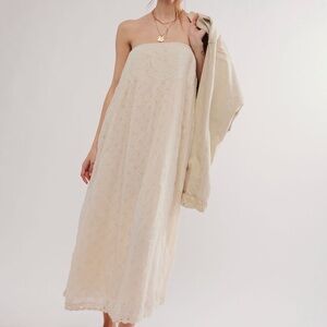 Free People- Meant to be midi dress- Strapless Eyelet Maxi Dress in Cream